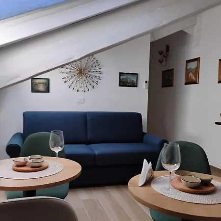 Pepè Attic Room- Center 4* Naples