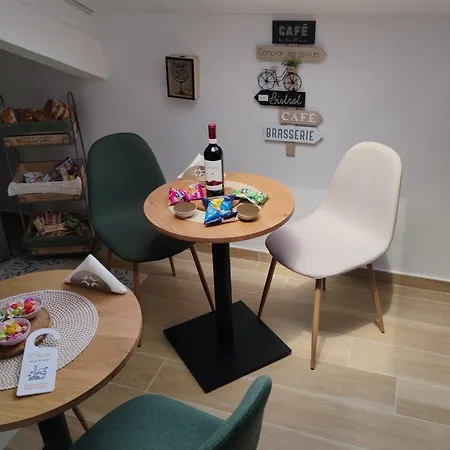 Pepè Attic Room- Center Couette-café Naples