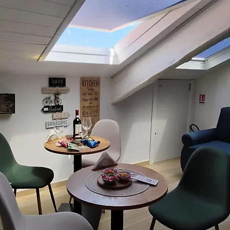 Pepè Attic Room- Center Bed & Breakfast 4*